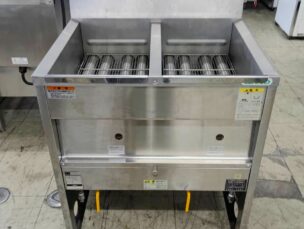 2槽フライヤー　タニコー(株)　GｰTGFLｰ67W　中古品　AR-6976