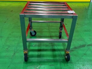 キャスター付き台　500×500×530　中古品　AR-5877