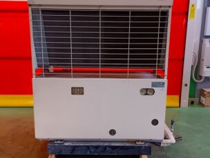 スクロール冷凍機　HITACHI　KX-R6AV1　中古品　AR-6627